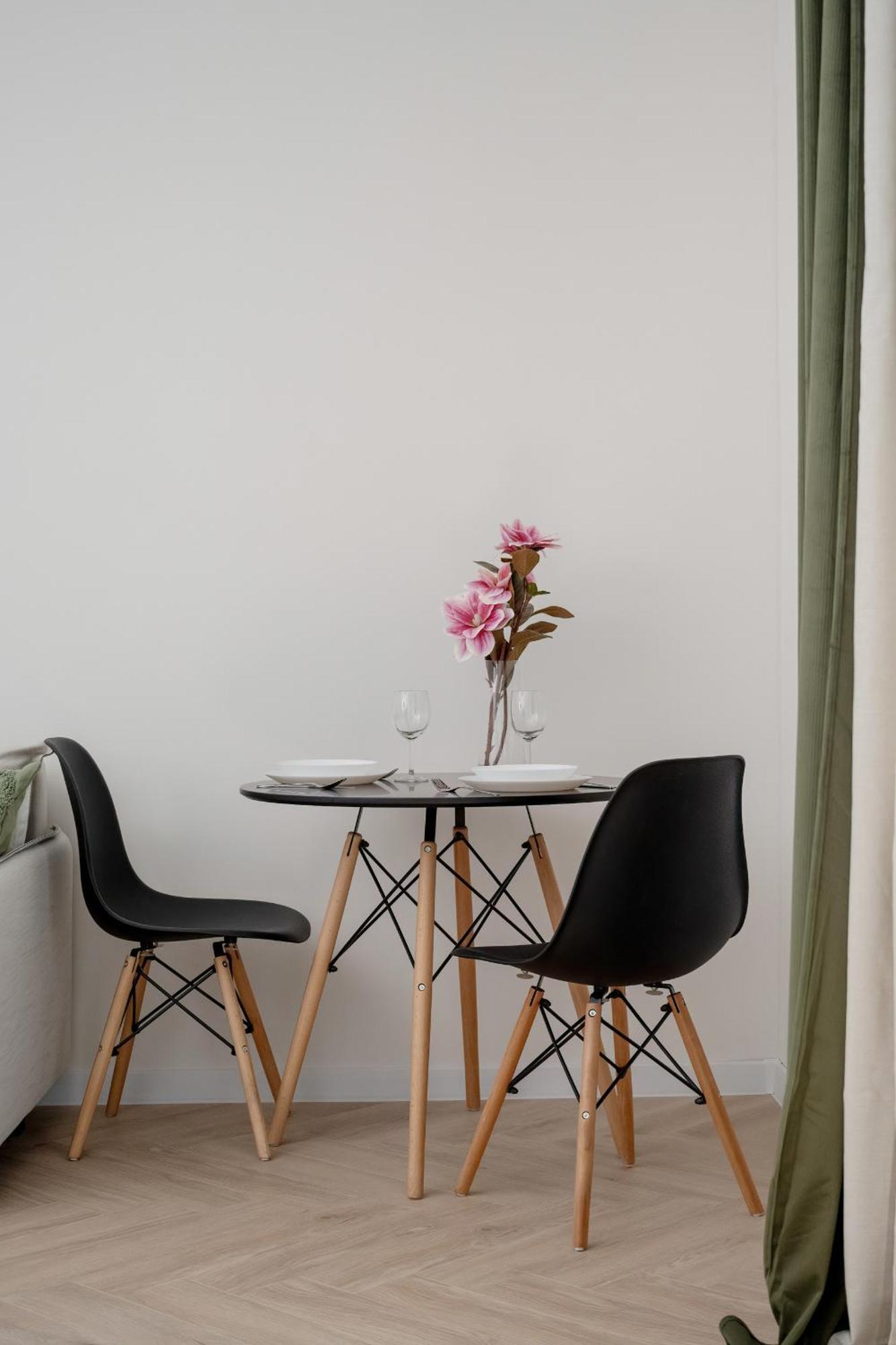 Komfortowe I Przytulne Studio Blisko Parku Wroclaw By Noclegi Renters Exteriör bild